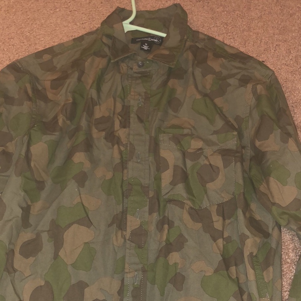 Men’s button down- camo